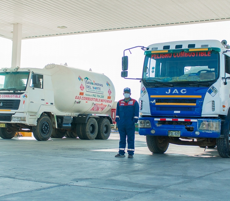 VENTA Y DISTRIBUCIÓN DE COMBUSTIBLES LÍQUIDOS